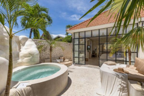 Luxe & Unique honeymoon Bocami Suites- 1 by Azure